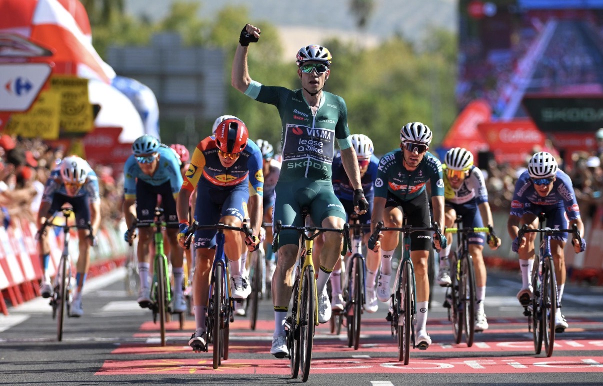 Vuelta a España, Van Aert concede il bis: Romele è secondo a Córdoba