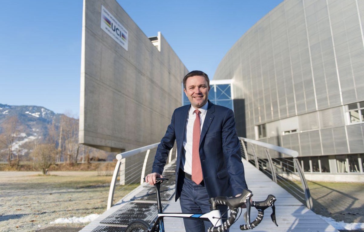 L’UCI cambia il ciclismo: dal 2027 arrivano regole che faranno discutere