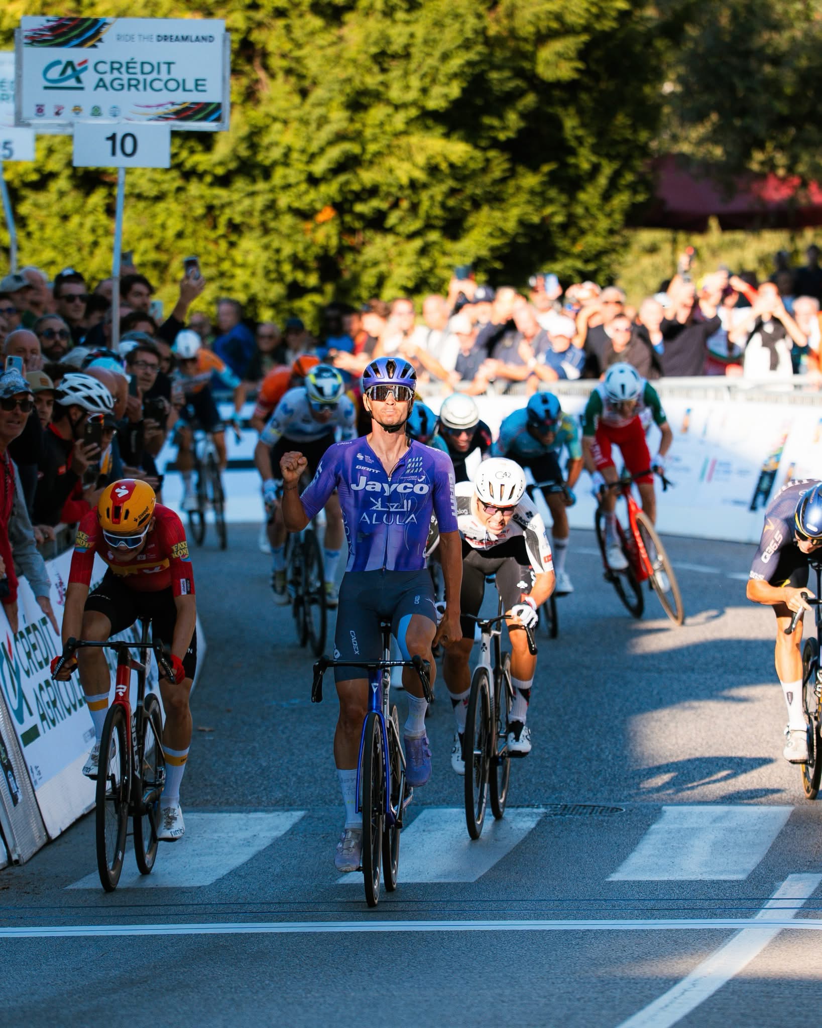 Giro del Veneto 2026, Alessandro Covi firma il colpo a Monte Berico! Battuti Charmig e Cosnefroy